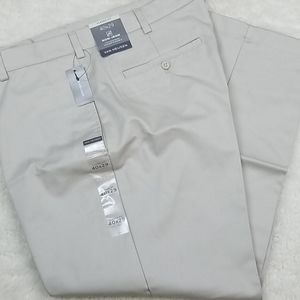 NWT Van Heusen Classic Fit Chino